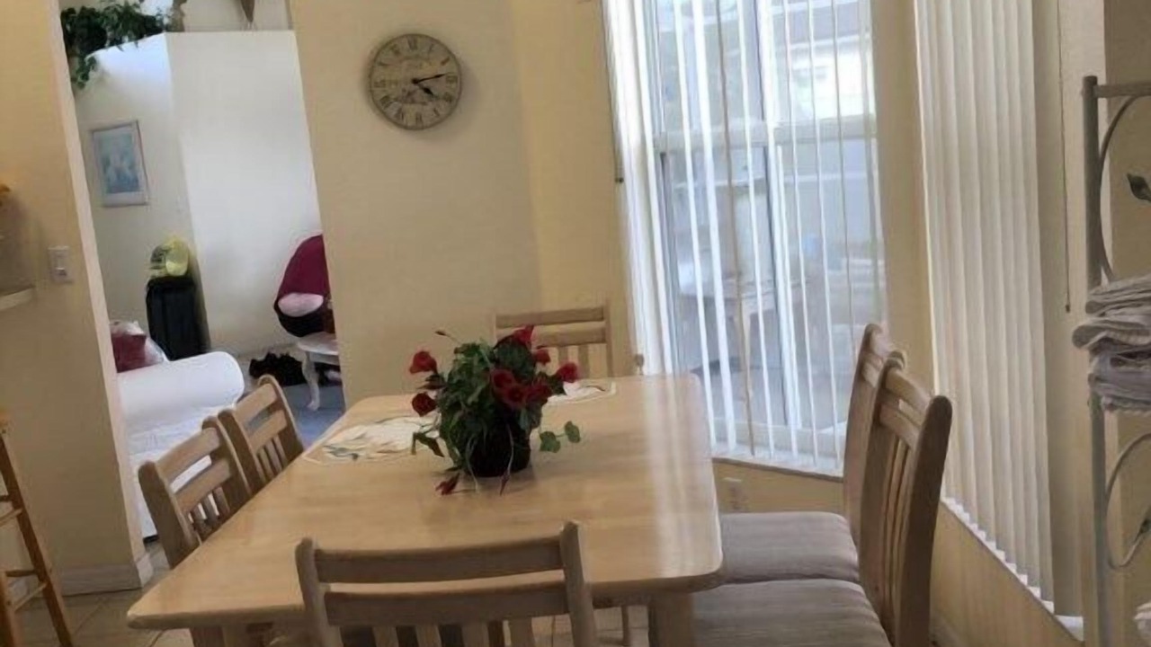 Photo of Livingroom in Lindfields
