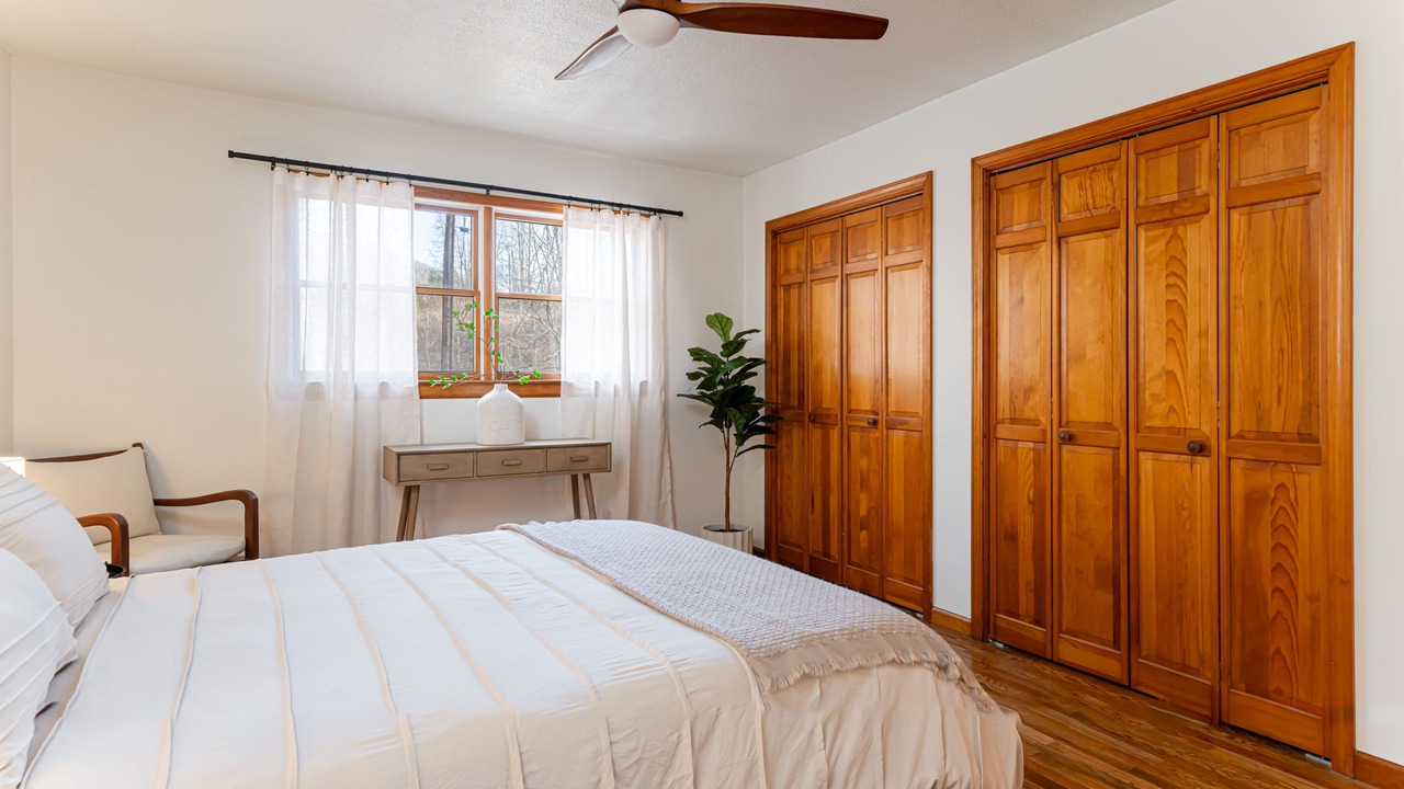 Photo of Bedroom in Burnsville