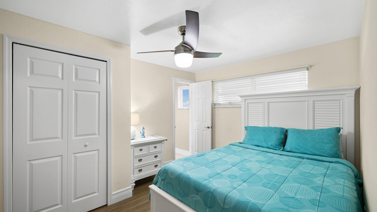 Photo of Bedroom in Yacht Club