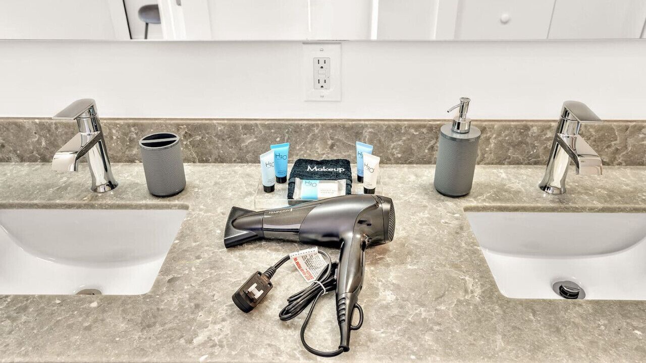 Photo of Bathroom in Harbordale