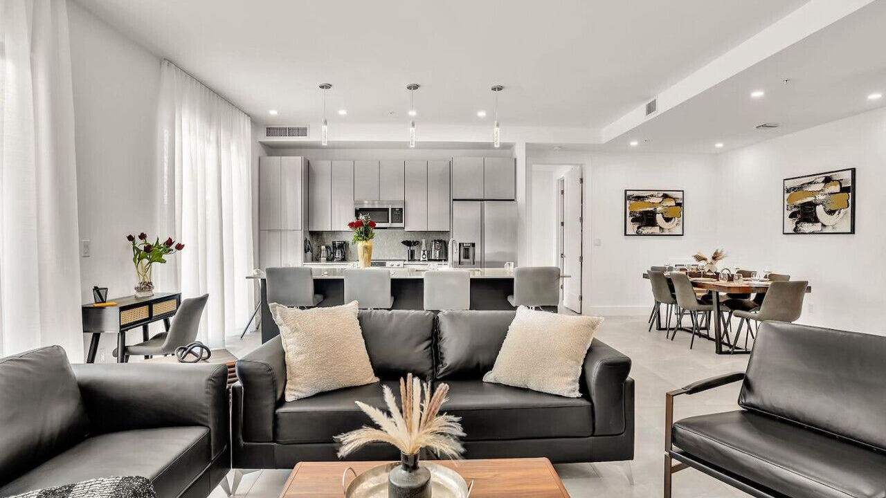 Photo of Livingroom in Harbordale