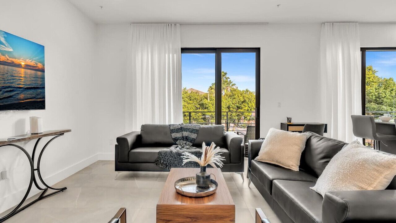 Photo of Livingroom in Harbordale