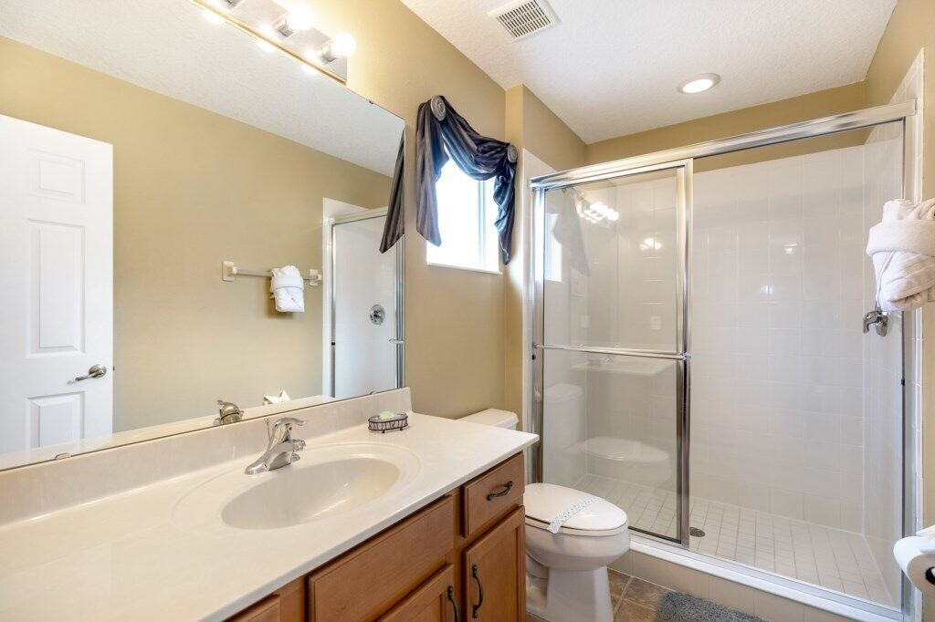 Photo of Bathroom in Watersong