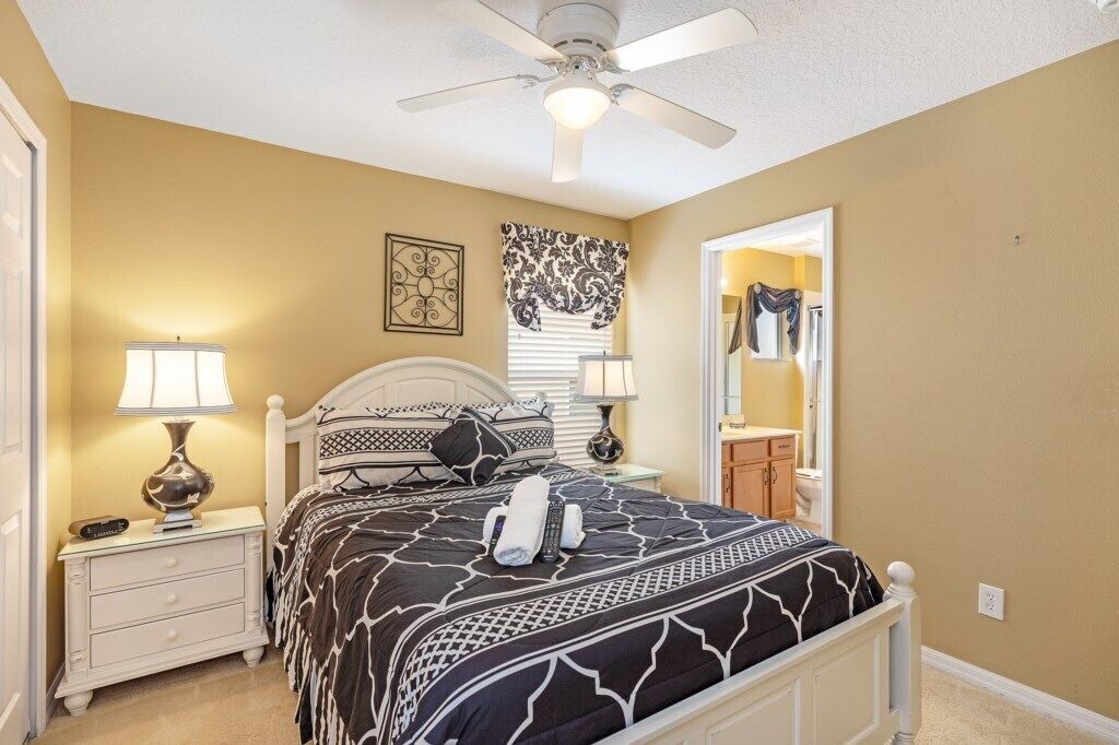 Photo of Bedroom in Watersong