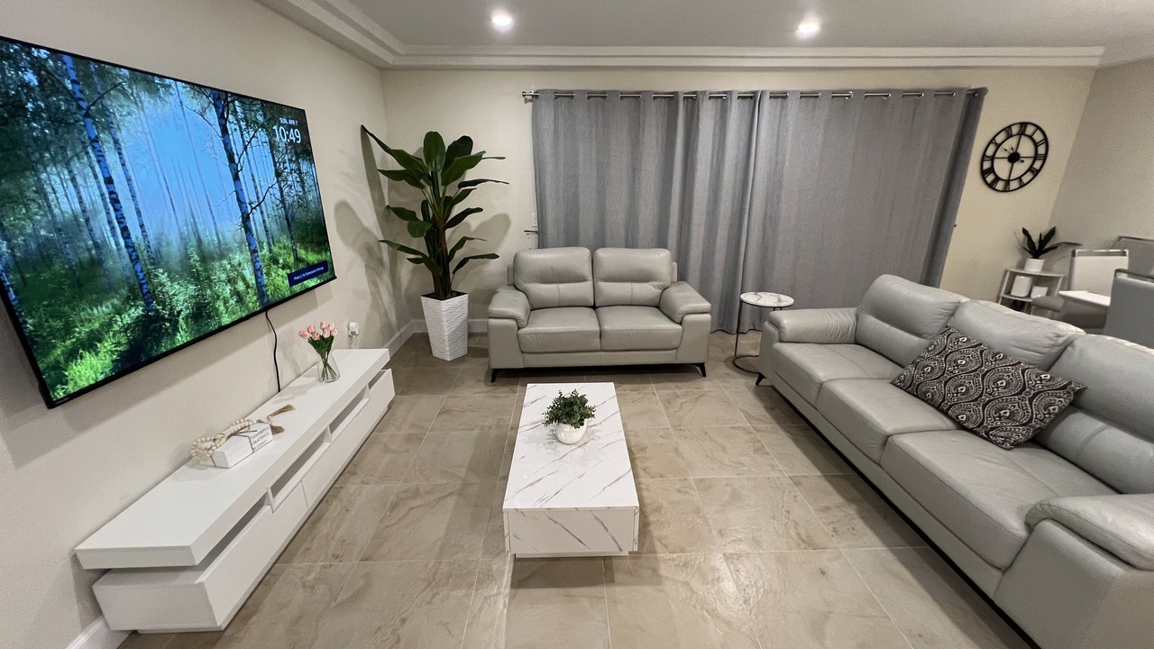Photo of Livingroom in Yacht Club