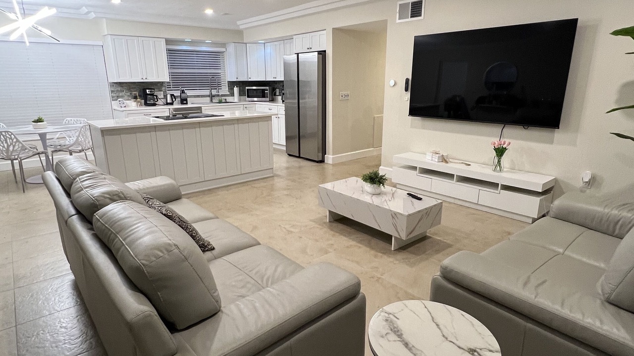 Photo of Livingroom in Yacht Club