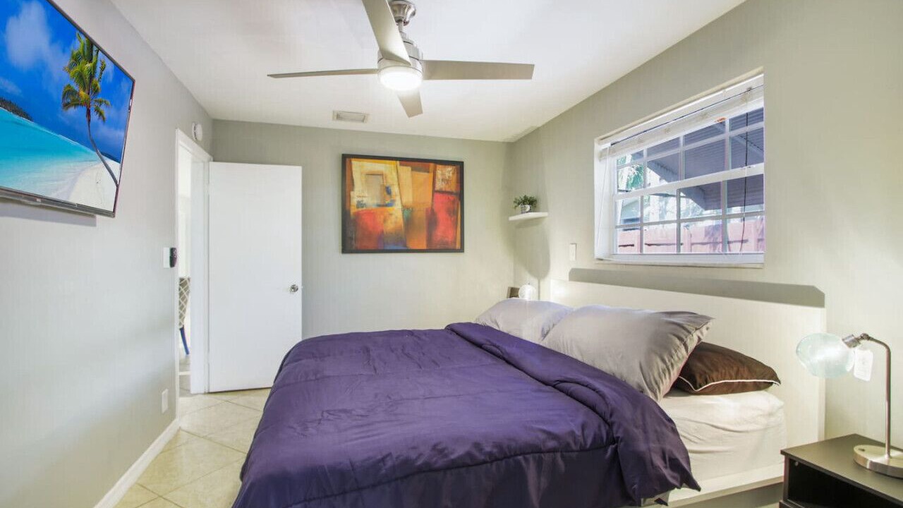 Photo of Bedroom in North Central Hollywood