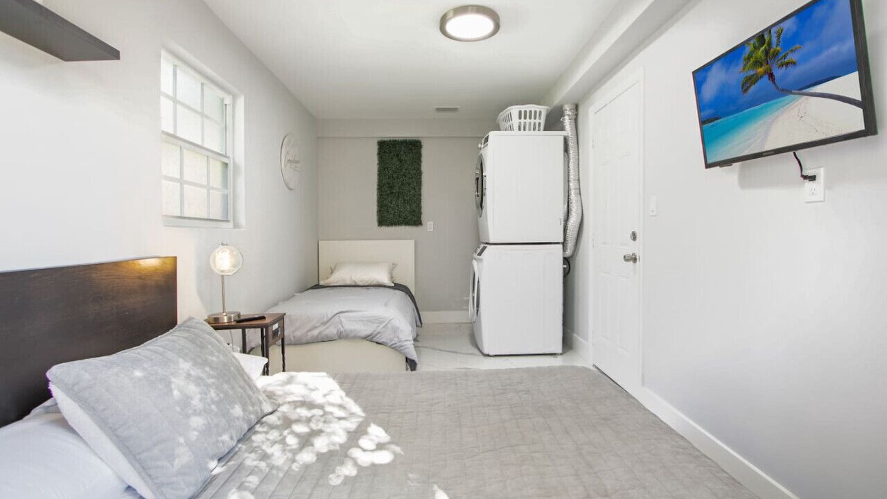 Photo of Bedroom in North Central Hollywood