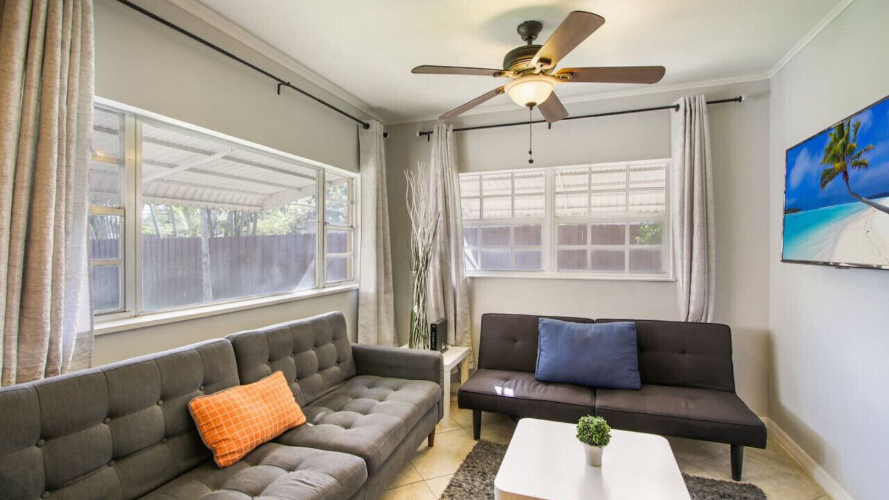 Photo of Livingroom in North Central Hollywood