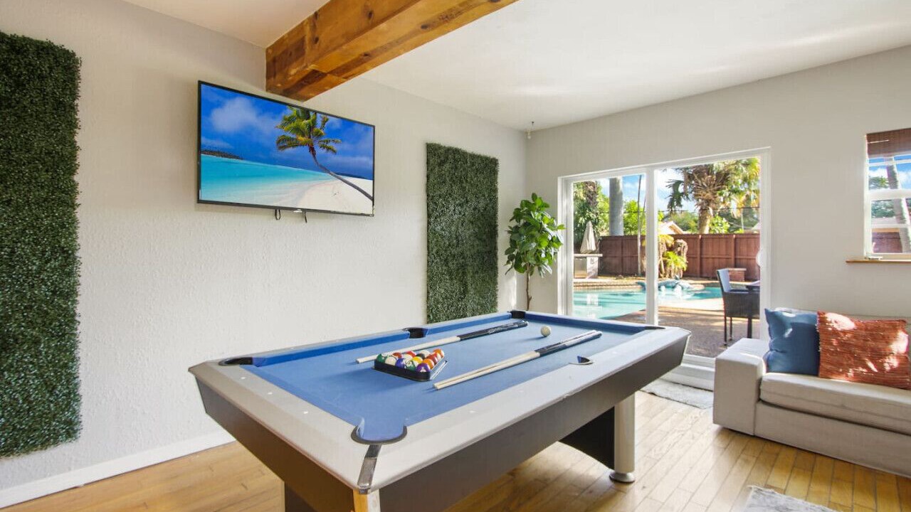 Photo of Bedroom in North Central Hollywood