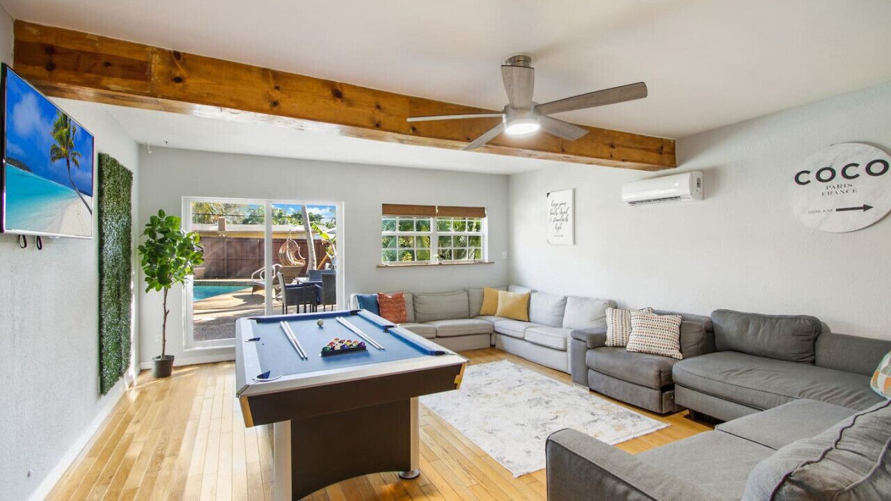 Photo of Livingroom in North Central Hollywood