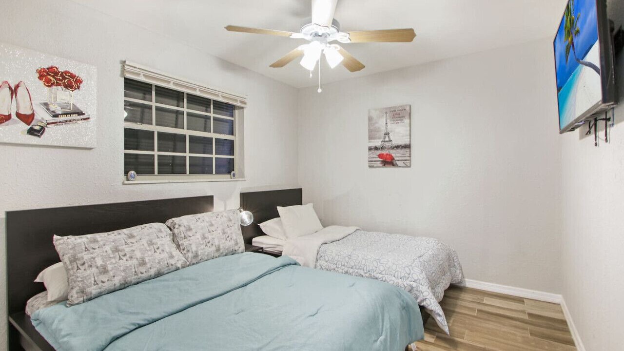 Photo of Bedroom in North Central Hollywood