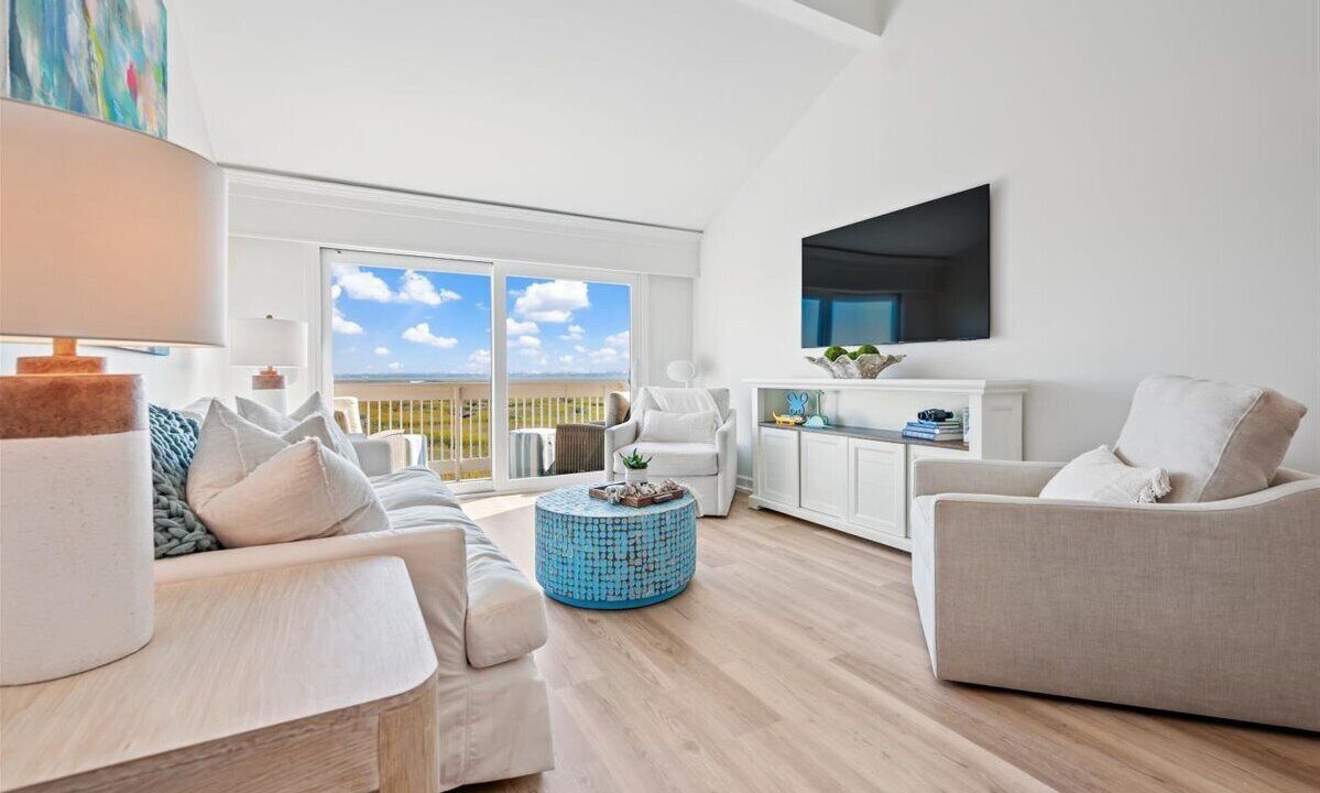 Photo of Livingroom in St. Simons Island
