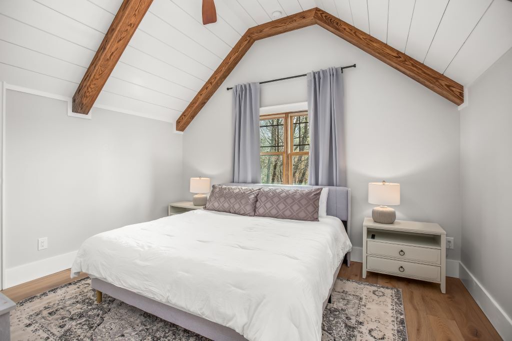 Photo of Bedroom in King