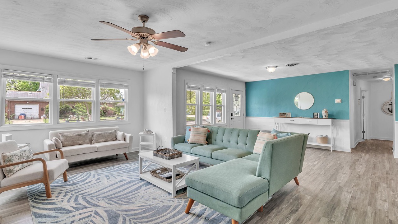 Photo of Livingroom in Bayview