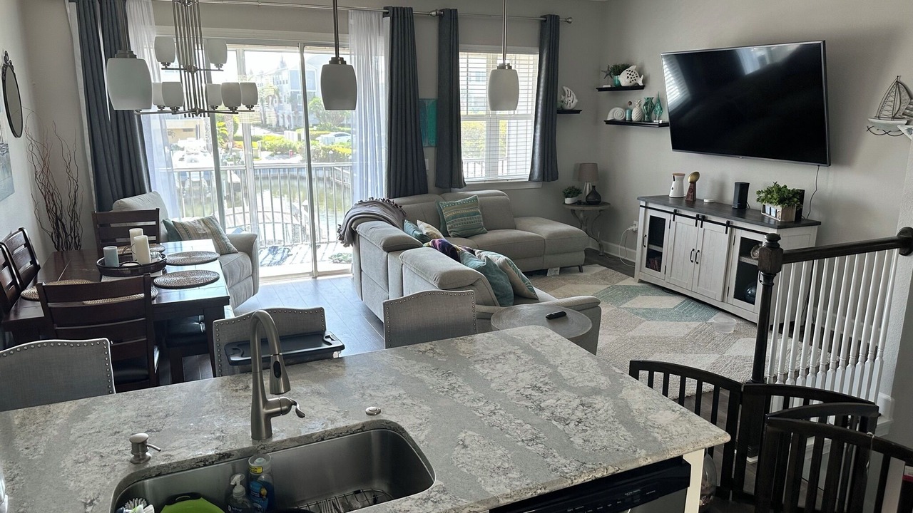 Photo of Livingroom in Pinellas Point