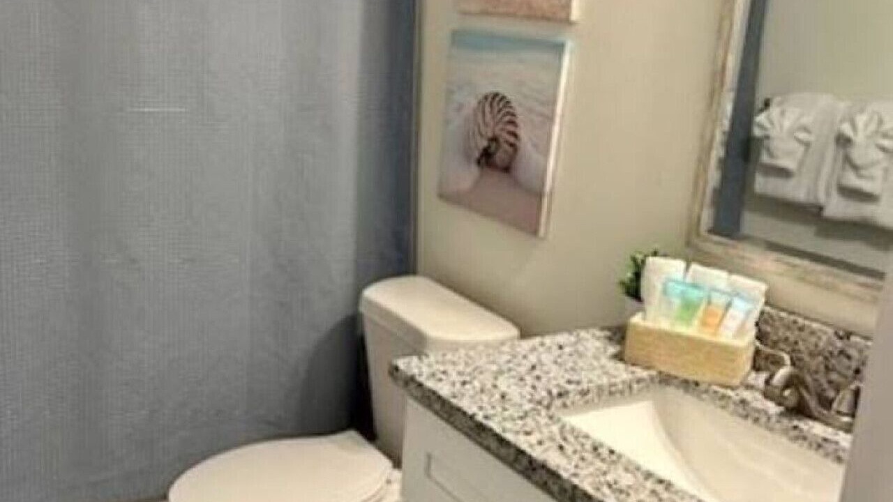 Photo of Bathroom in Jacarandas