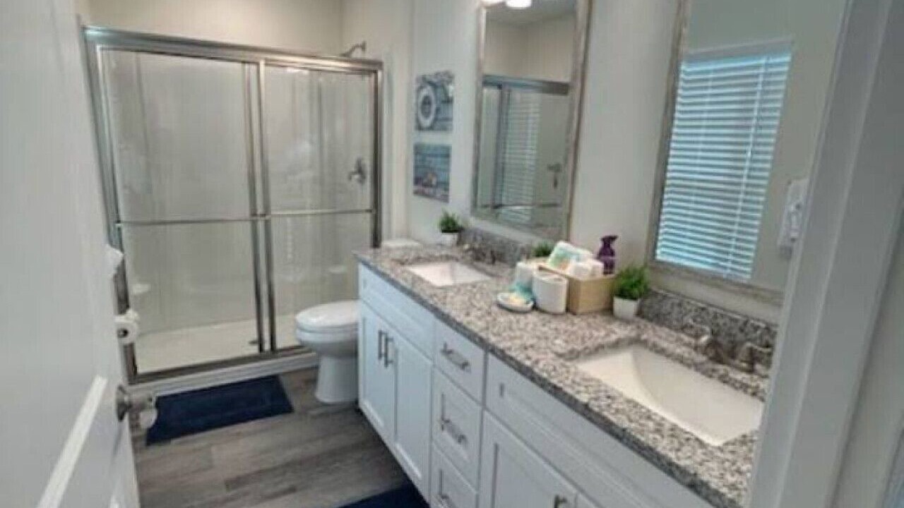 Photo of Bathroom in Jacarandas
