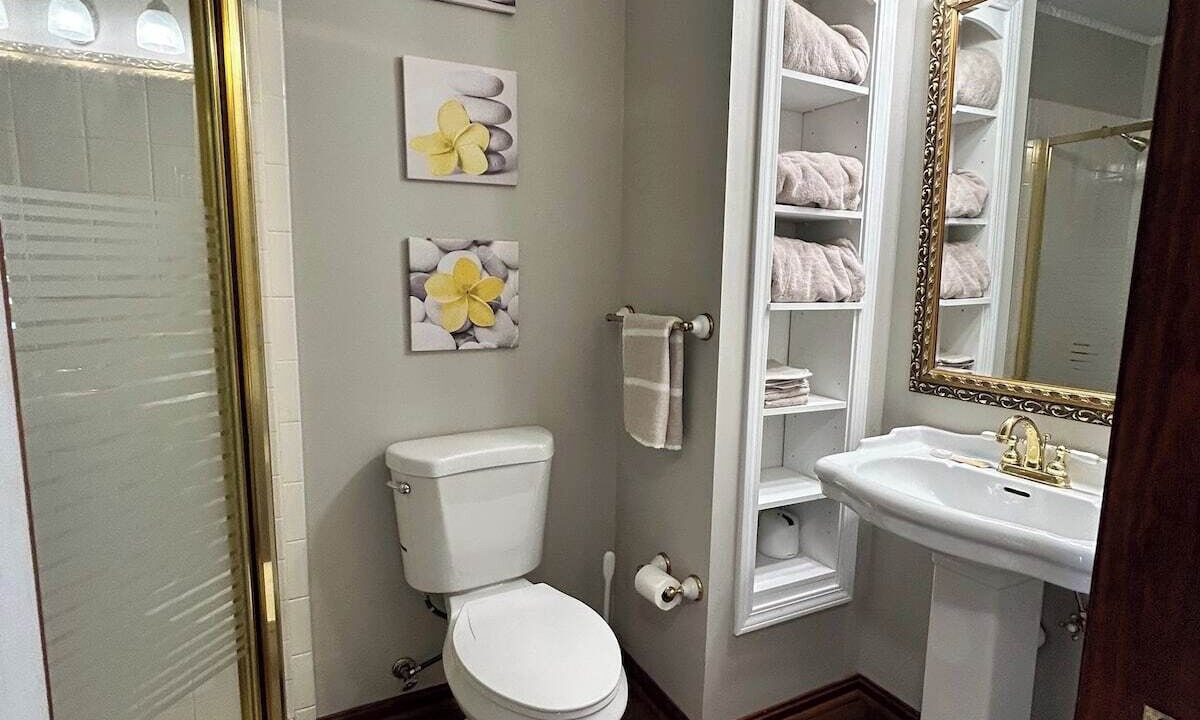Photo of Bathroom in Oakbrook