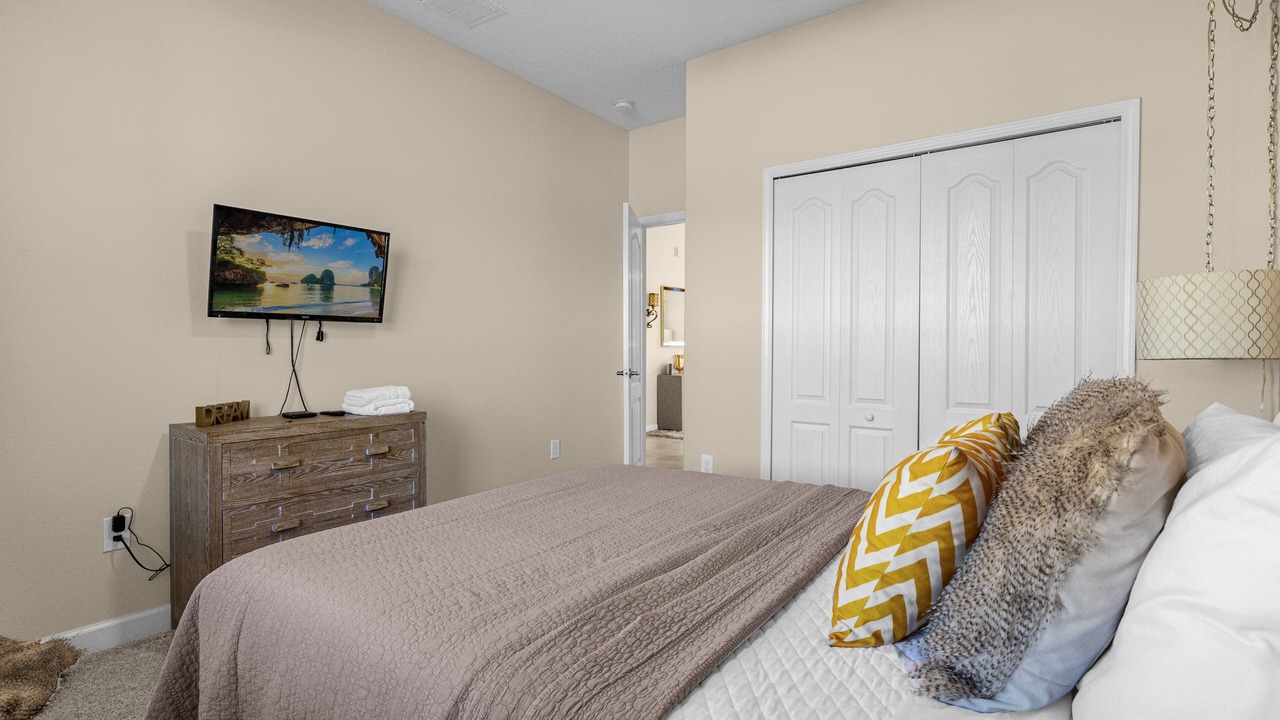 Photo of Bedroom in Lindfields