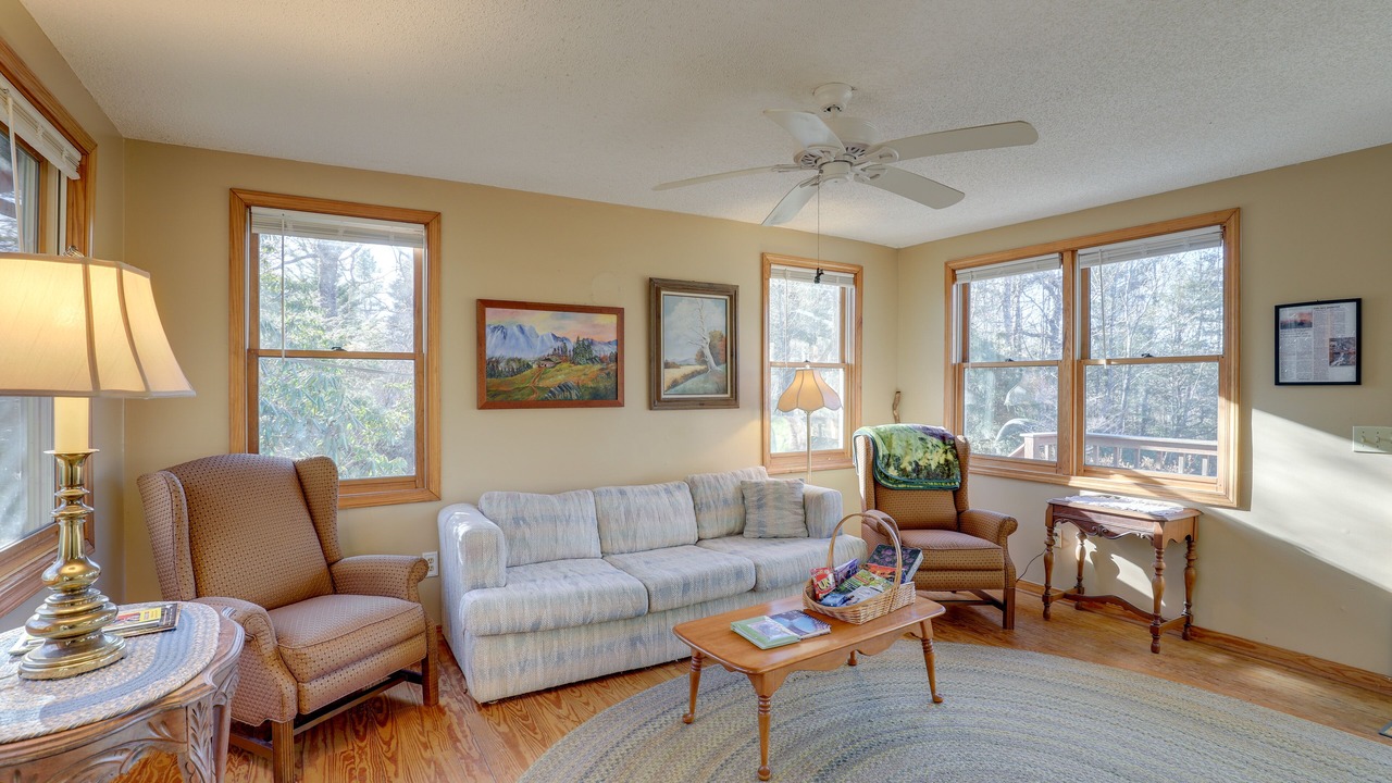 Photo of Livingroom in Burnsville