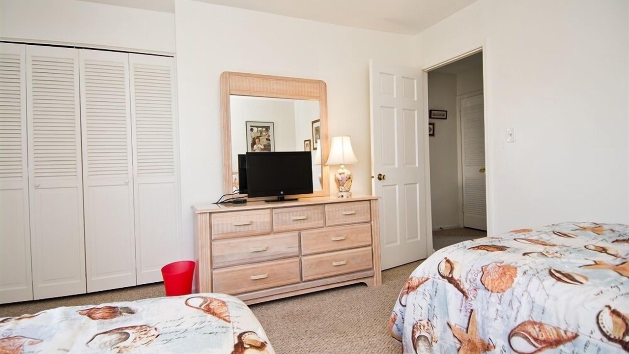 Photo of Bedroom in Pine Knoll Shores