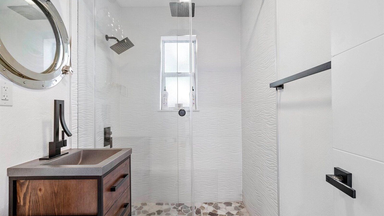 Photo of Bathroom in Croissant Park