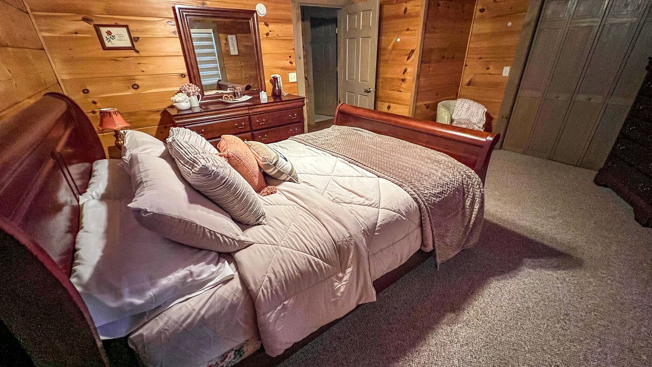 Photo of Bedroom in Grassy Creek