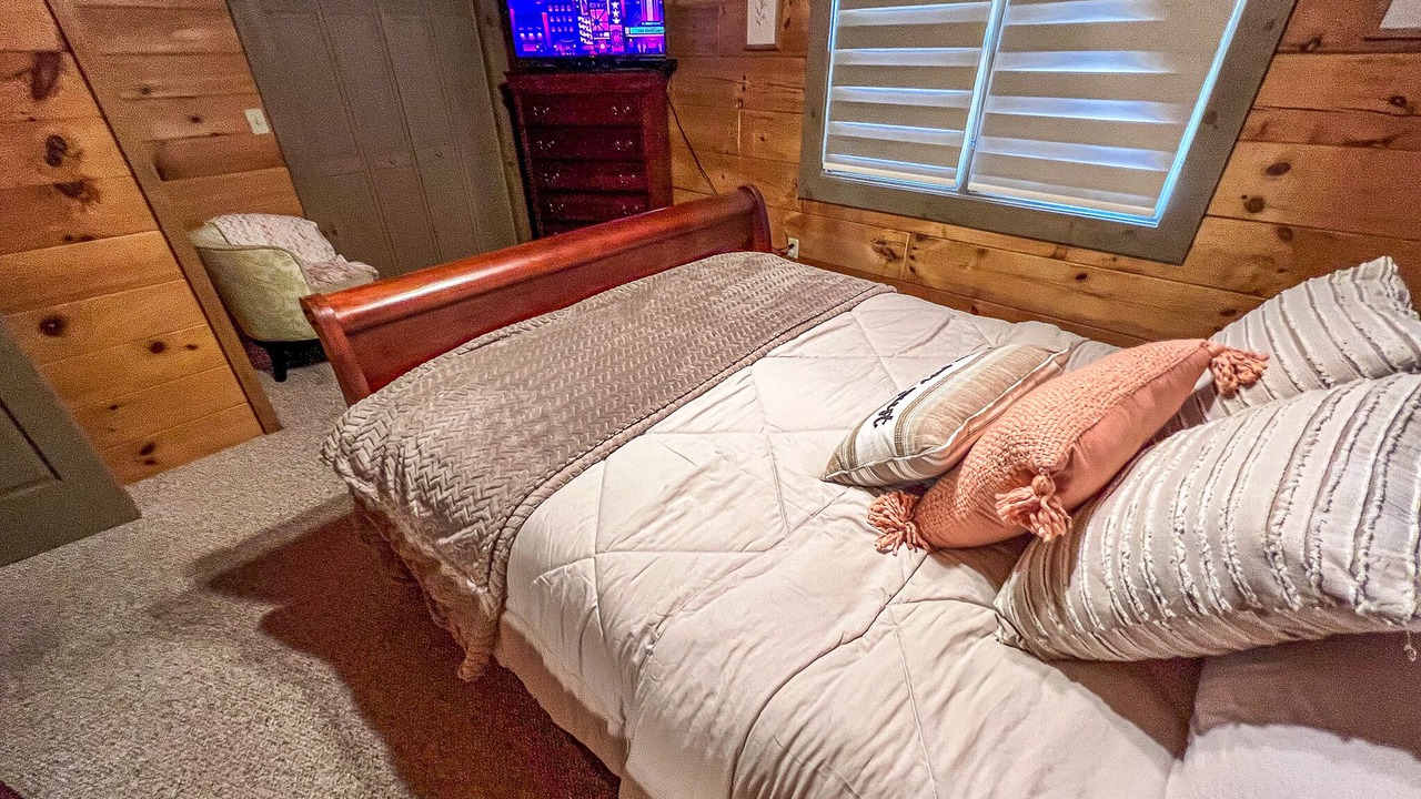 Photo of Bedroom in Grassy Creek