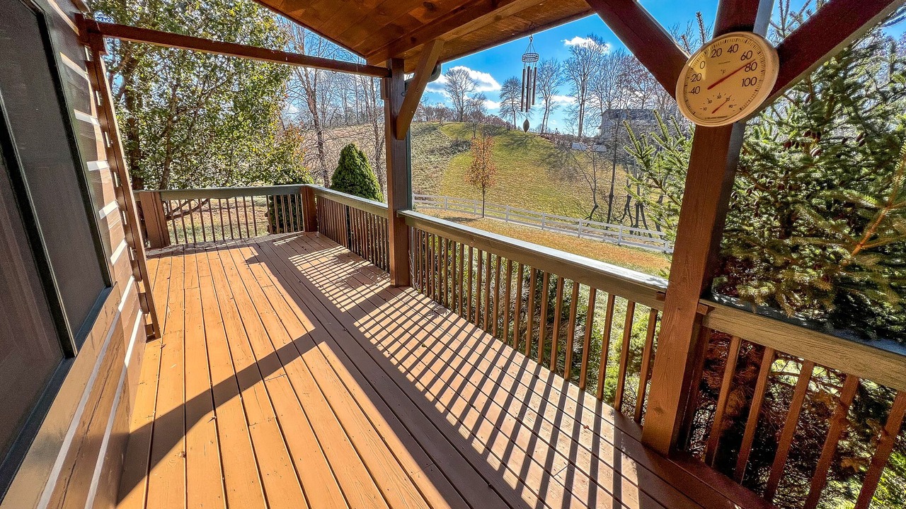 Photo of Patio Balcony in Grassy Creek