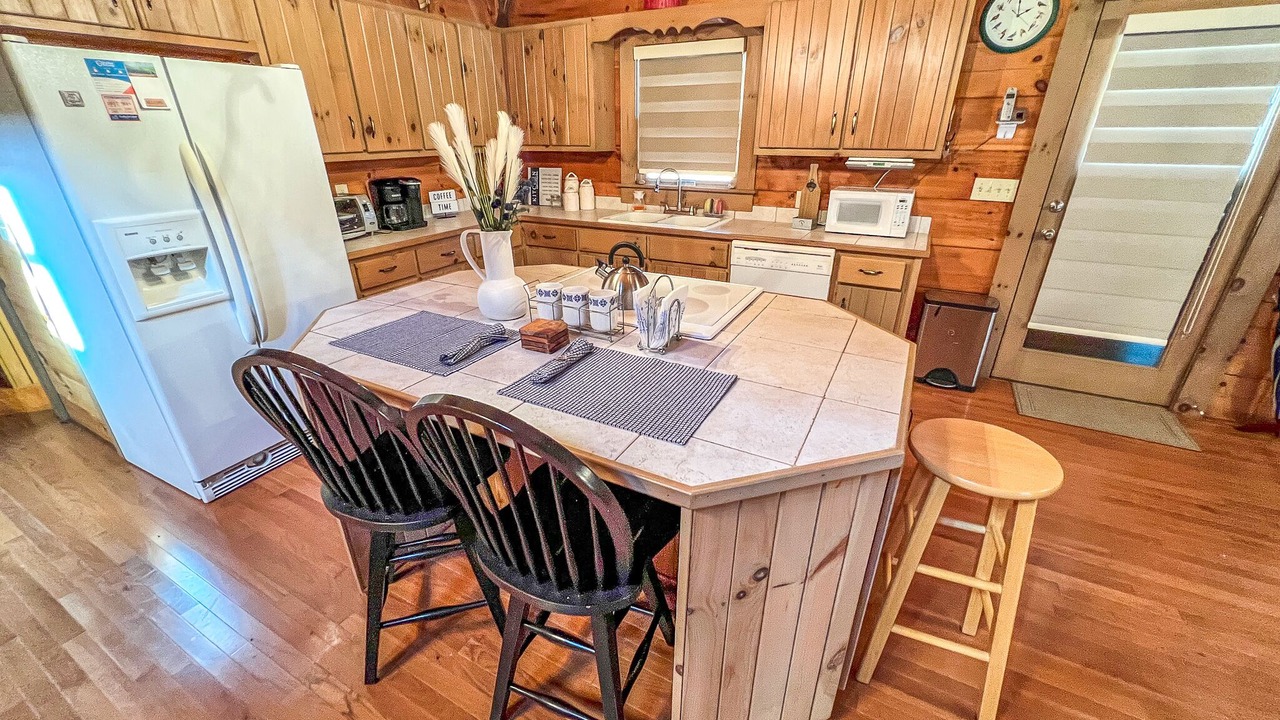 Photo of Kitchen in Grassy Creek