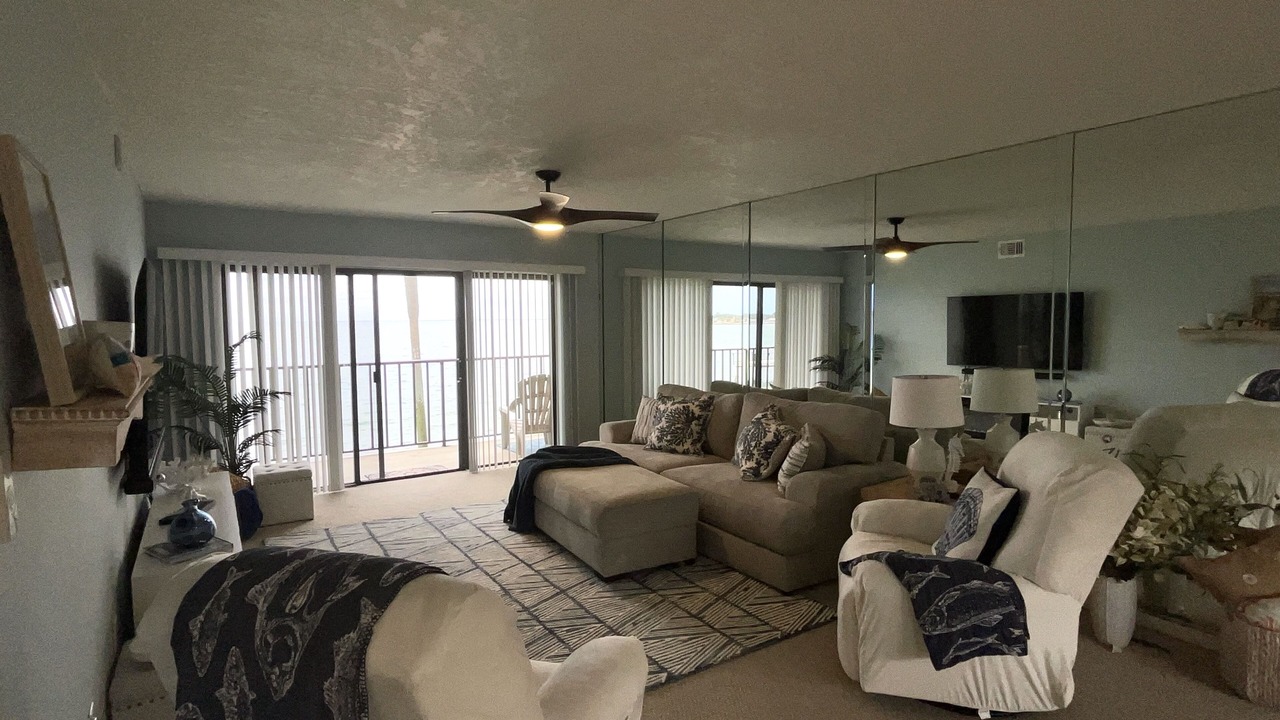 Photo of Livingroom in Pinellas Point