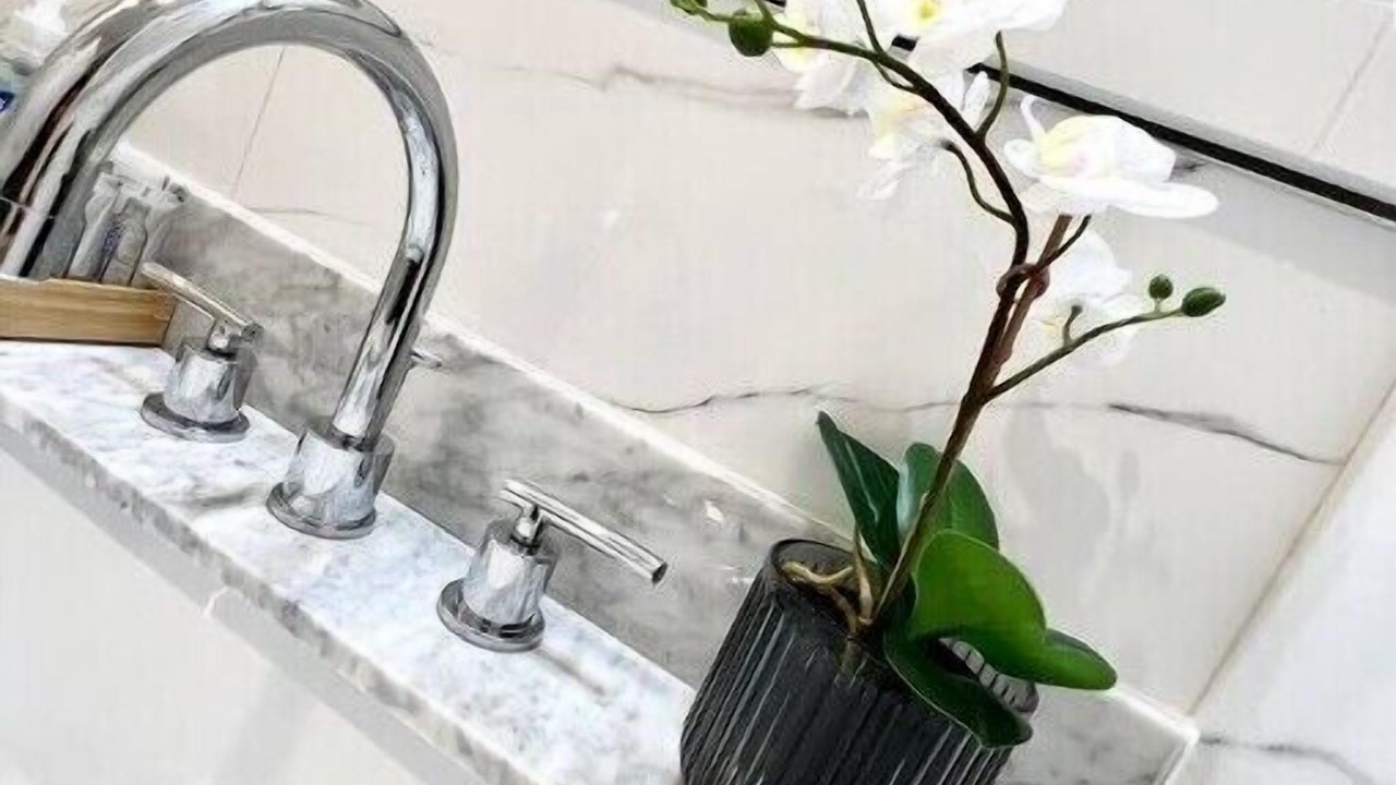 Photo of Bathroom in Logan Square