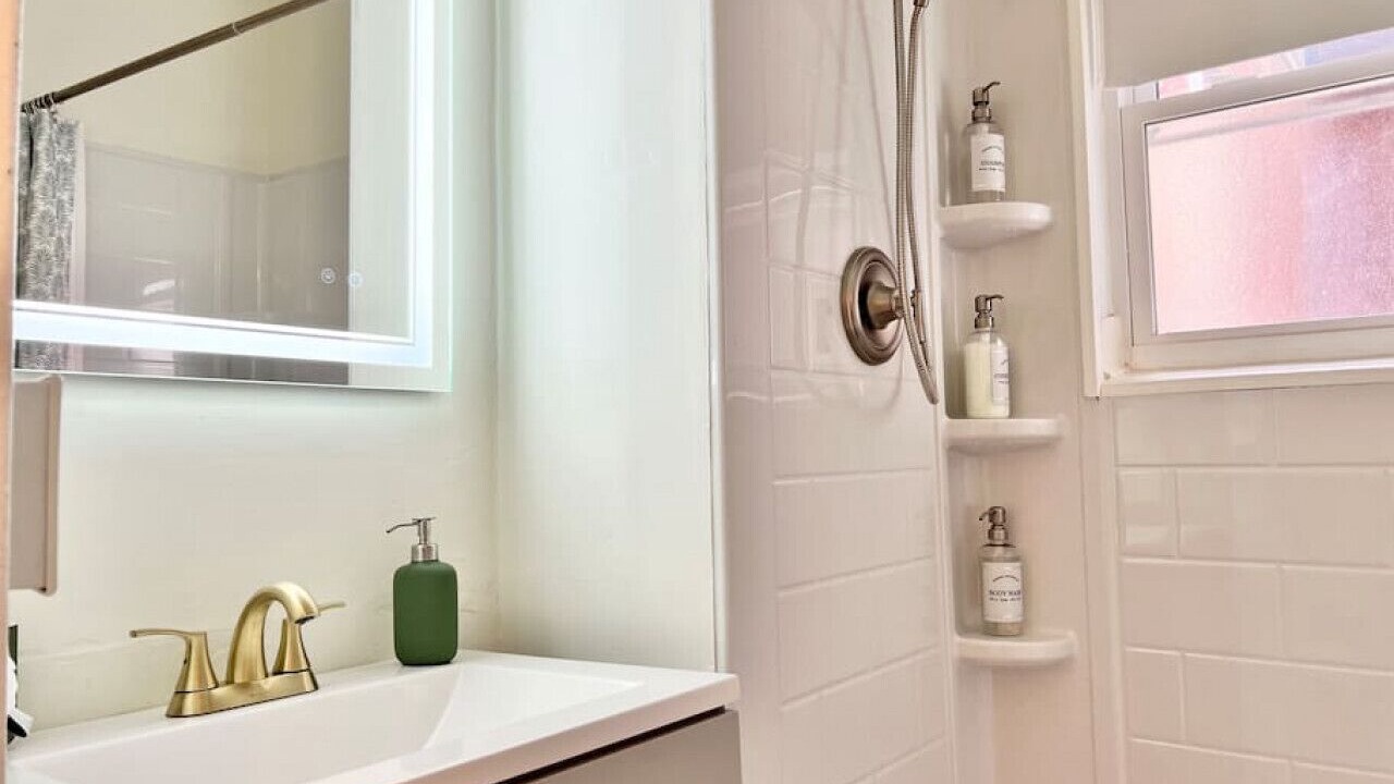 Photo of Bathroom in Lower Lawrenceville
