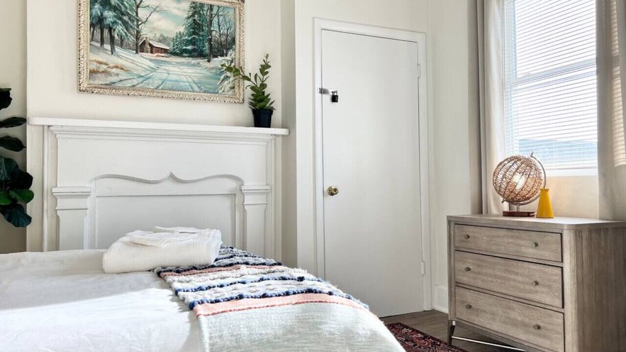 Photo of Bedroom in Lower Lawrenceville