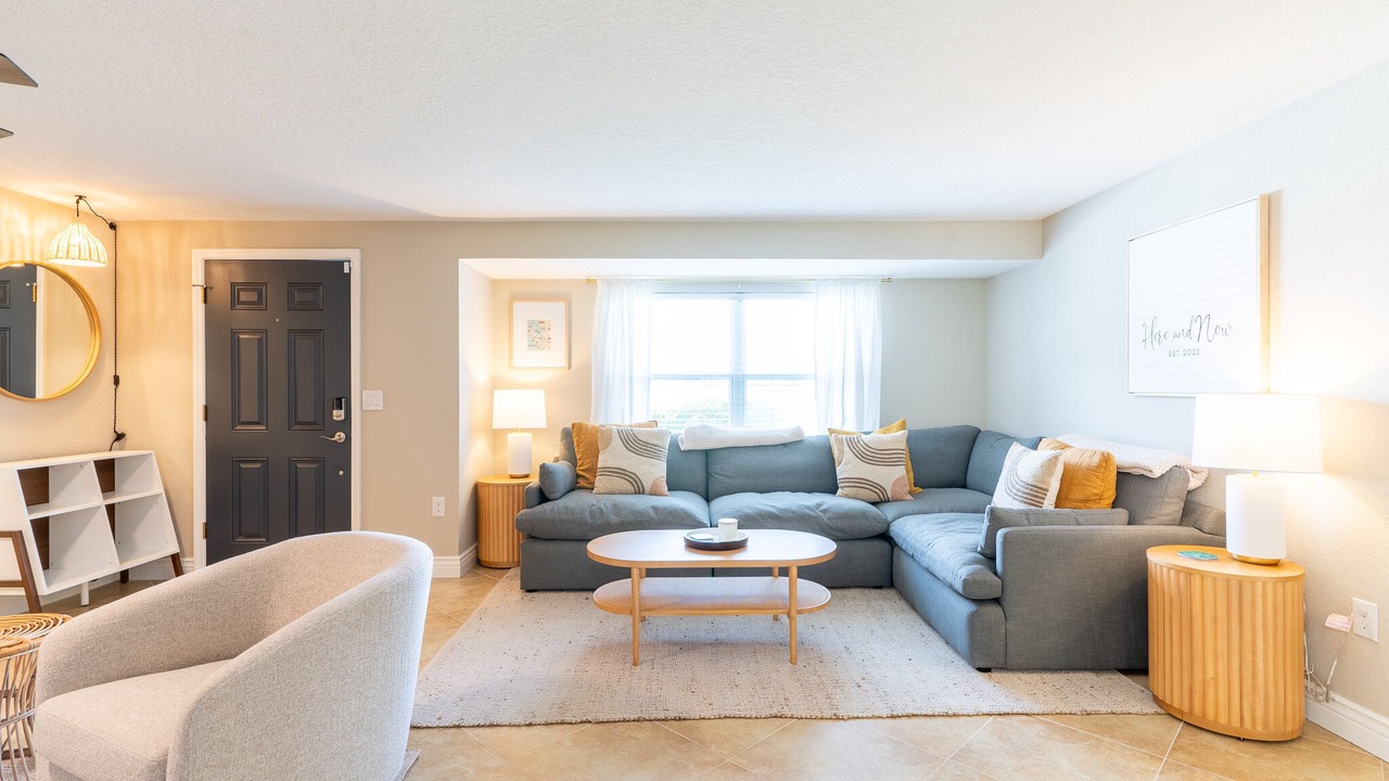 Photo of Livingroom in Gulf Gate Estates