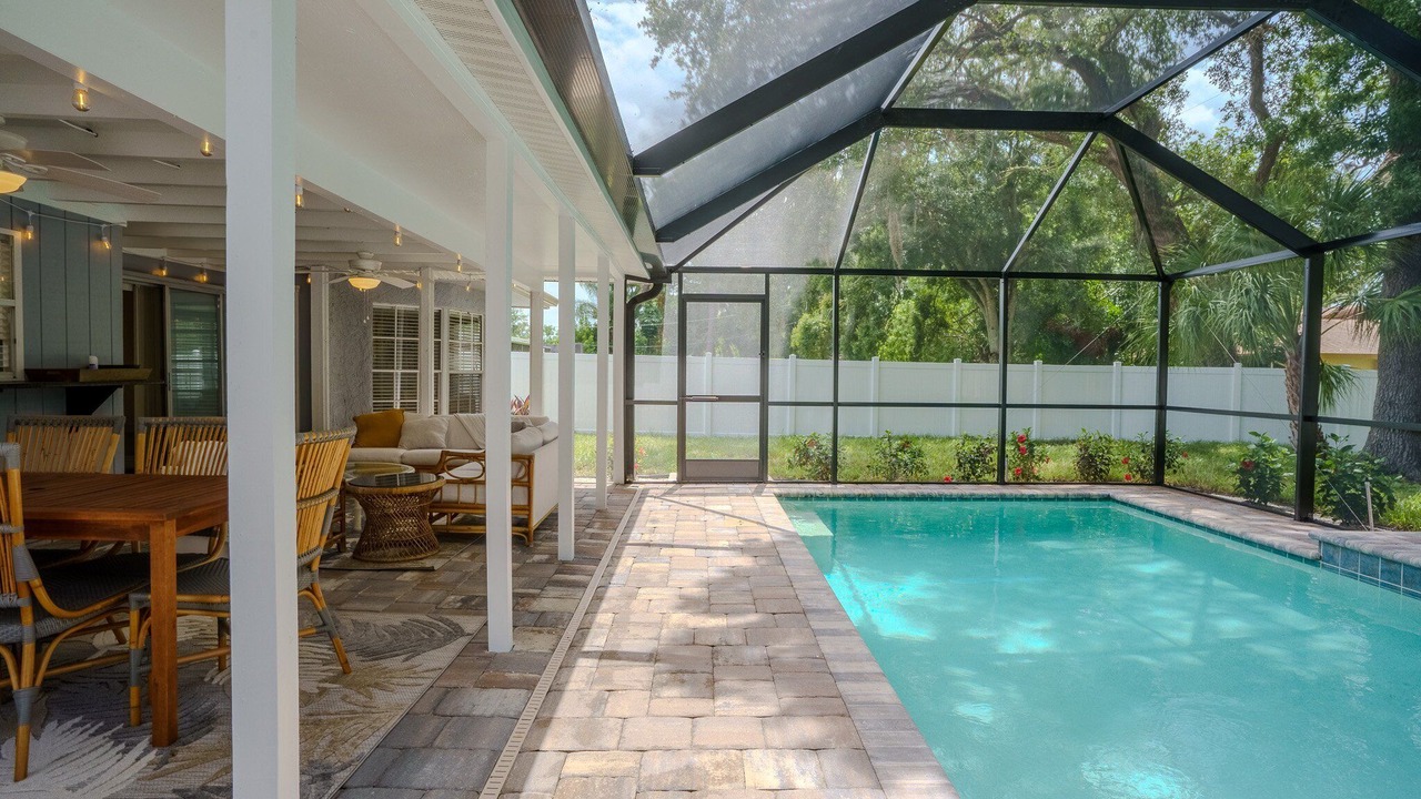 Photo of Outdoor in Gulf Gate Estates