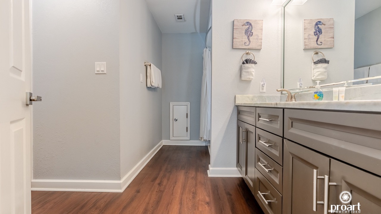 Photo of Bathroom in Holiday Isle