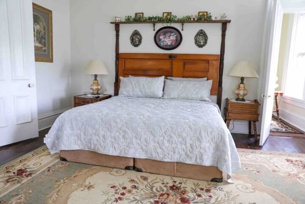 Photo of Bedroom in Edwardsburg