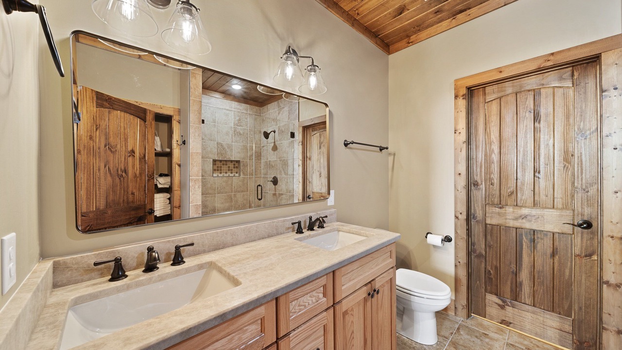 Photo of Bathroom in Seven Devils