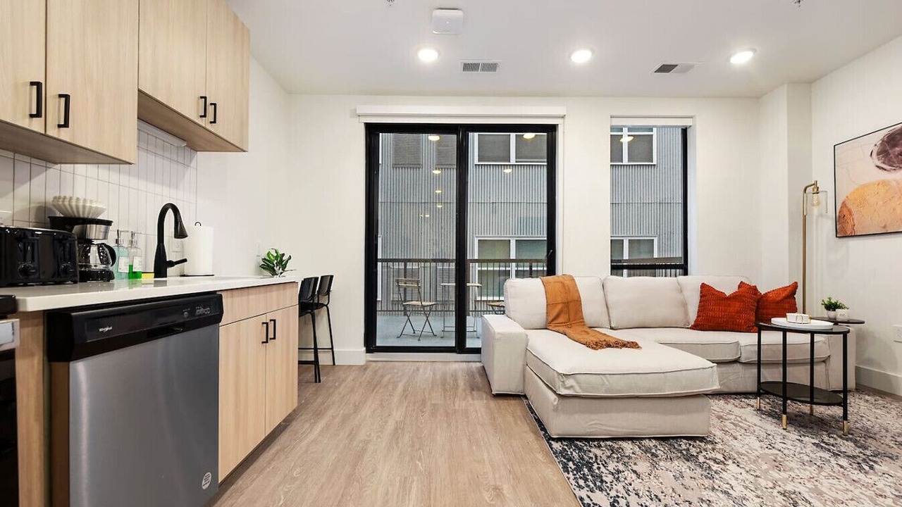 Photo of Livingroom in East Liberty