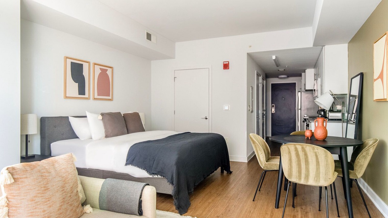 Photo of Bedroom in Mount Vernon Triangle