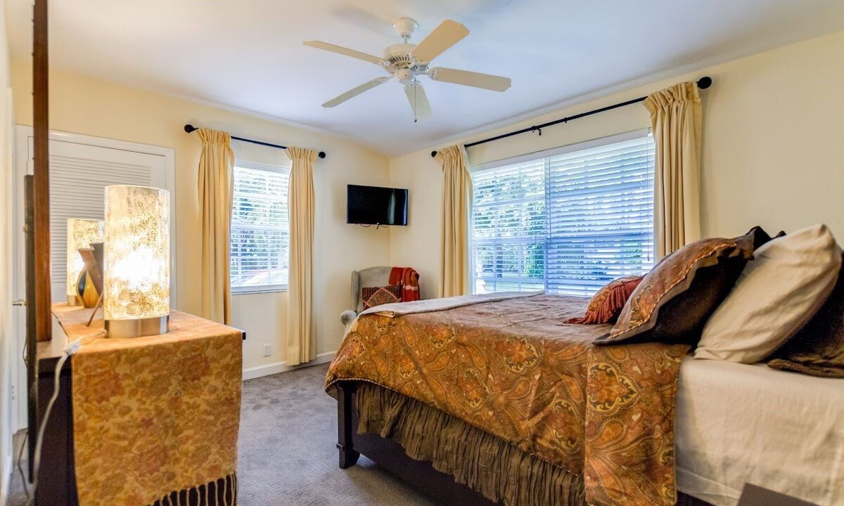 Photo of Bedroom in Wilton Manors