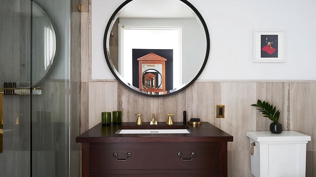 Photo of Bathroom in Adams Morgan