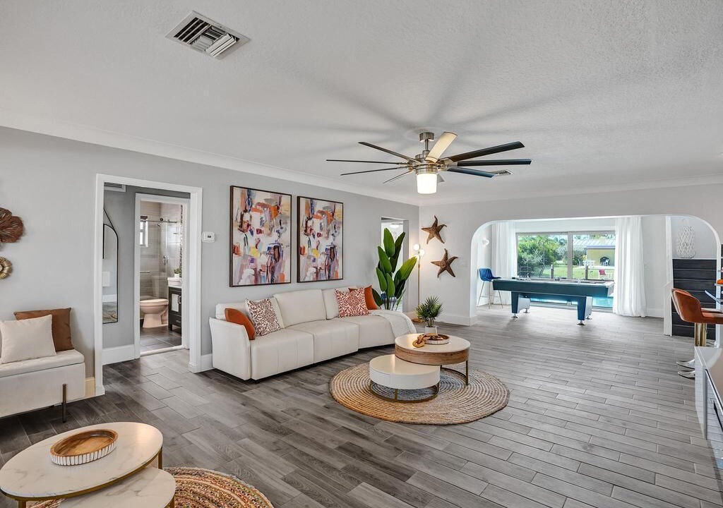 Photo of Livingroom in Deerfield Beach