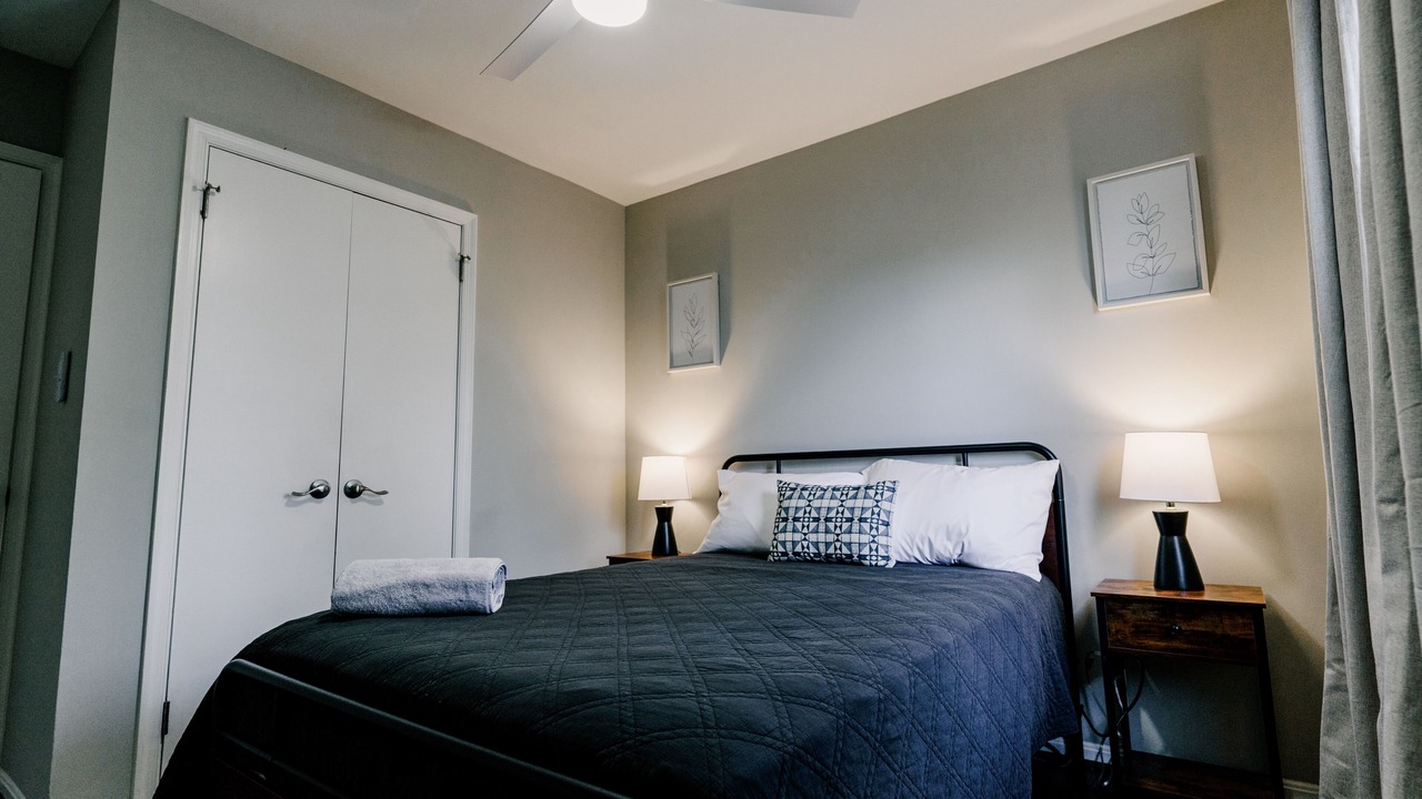Photo of Bedroom in Baileys Crossroads