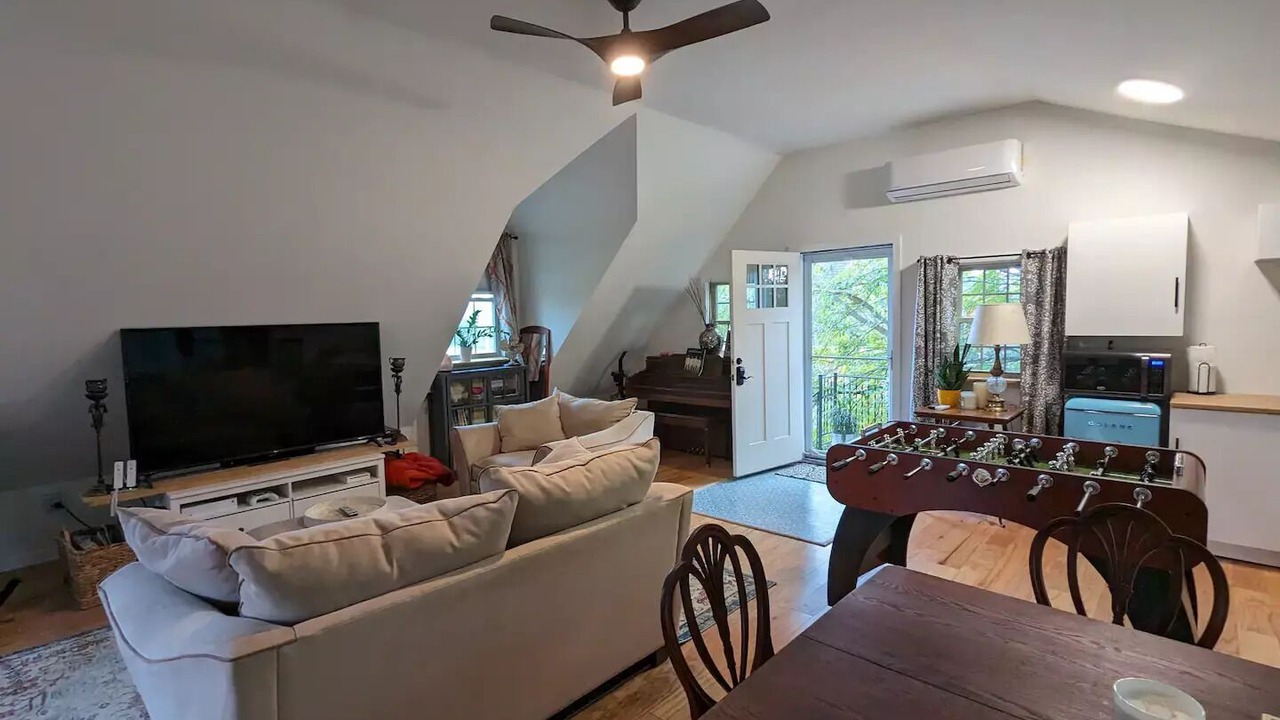 Photo of Livingroom in Schuylerville