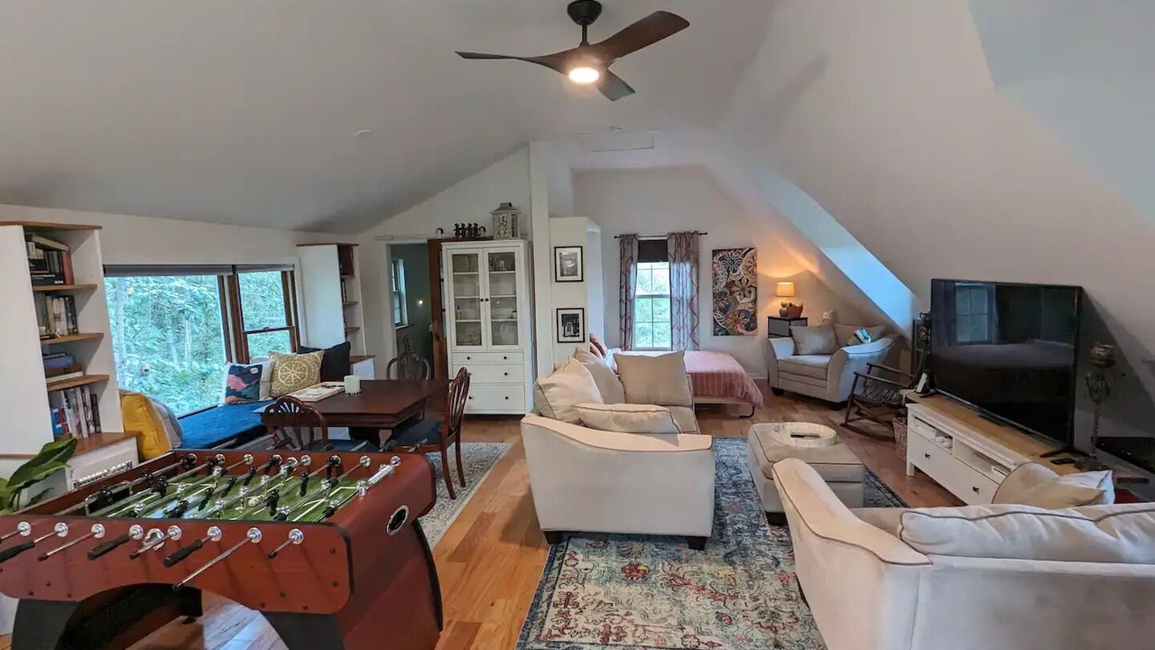 Photo of Livingroom in Schuylerville