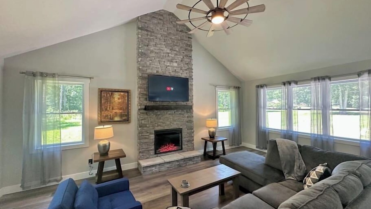 Photo of Livingroom in Toccoa