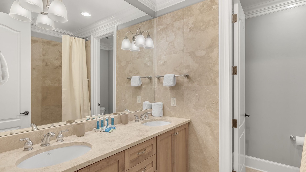 Photo of Bathroom in Baytowne Wharf